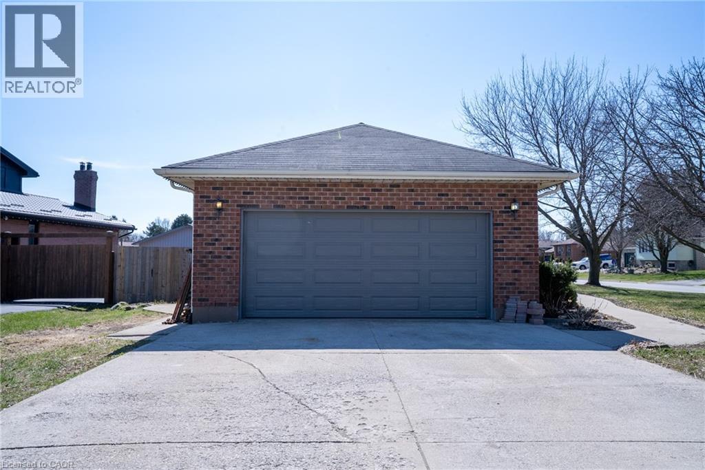 17 Ross Street, Waterford, Ontario  N0E 1Y0 - Photo 2 - 40819923