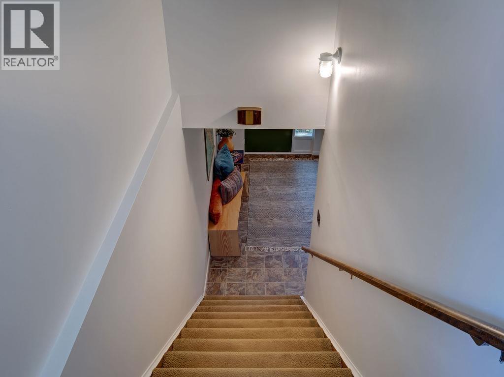 1175 Marine Drive, Gibsons, British Columbia  V0N 1V1 - Photo 6 - R3110116