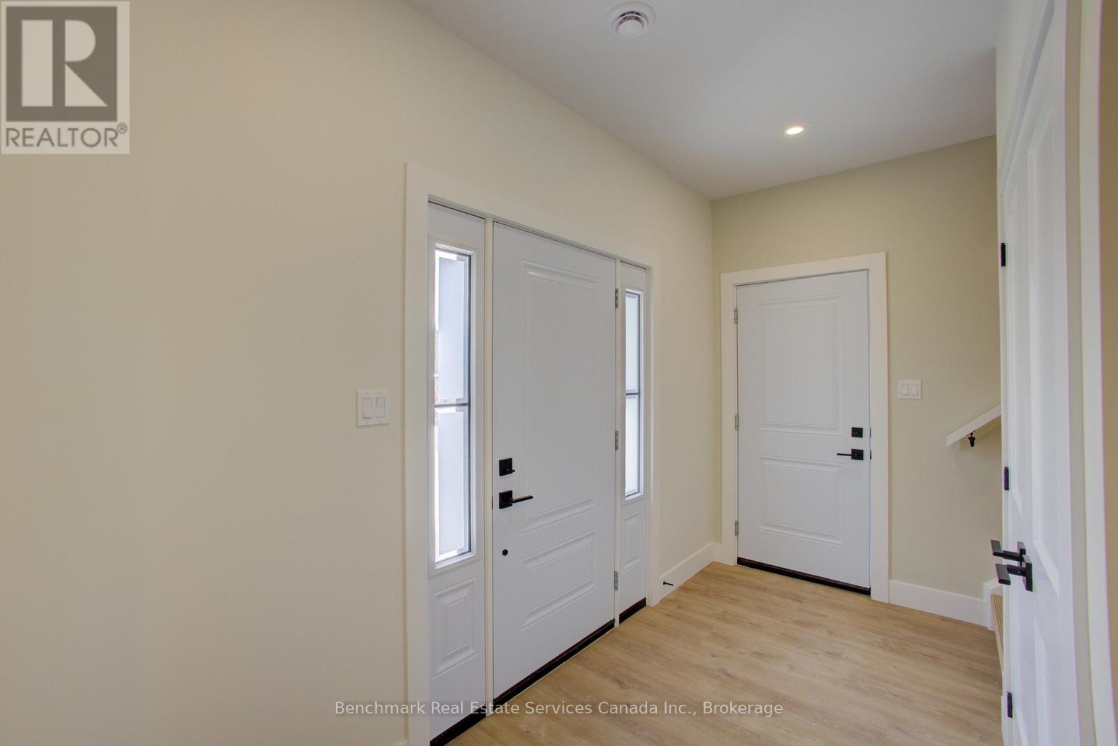 66 - 1182 Queen Street, Kincardine, Ontario  N2Z 1G4 - Photo 2 - X12987396