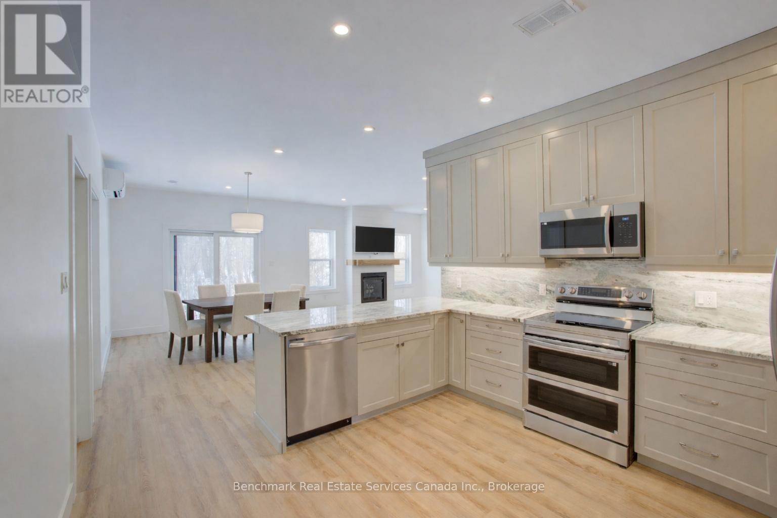 28 - 1182 Queen Street, Kincardine, Ontario  N2Z 1G4 - Photo 5 - X12987400