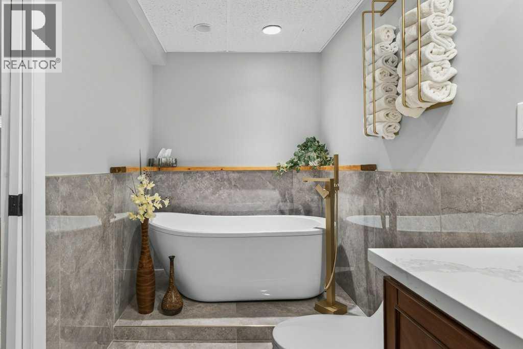 425 Woodland Crescent SE, Calgary, Alberta  T2J 1J7 - Photo 29 - A2296843