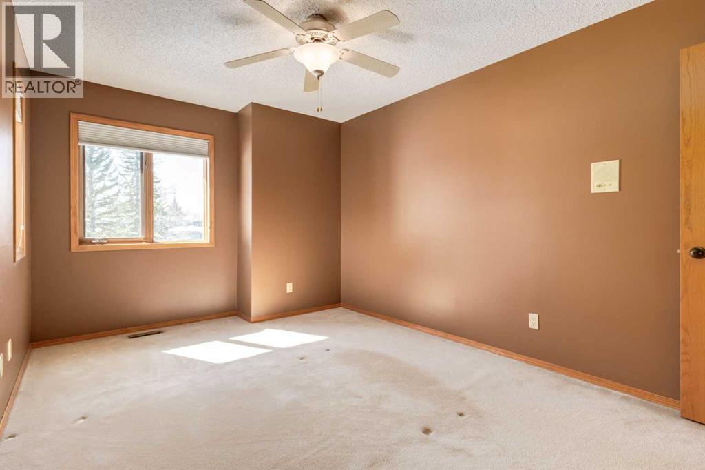 55 Oakmount Court Sw, Calgary, Alberta  T2V 5B9 - Photo 27 - A2297656