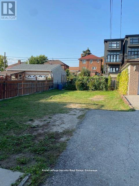 Basement - 162 Donald Avenue, Toronto, Ontario  M6M 1K4 - Photo 11 - W12593718