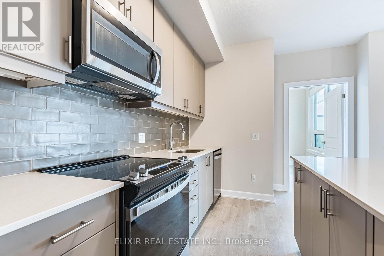 601 - 3220 William Coltson Avenue, Oakville, Ontario  L6H 7X9 - Photo 9 - W12987424