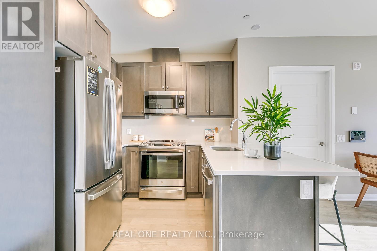 417 - 95 Dundas Street W, Oakville, Ontario  L6M 5N4 - Photo 10 - W12987436