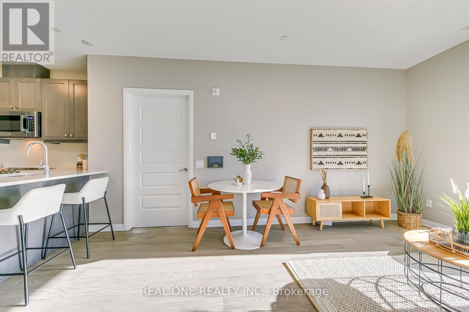 417 - 95 Dundas Street W, Oakville, Ontario  L6M 5N4 - Photo 18 - W12987436