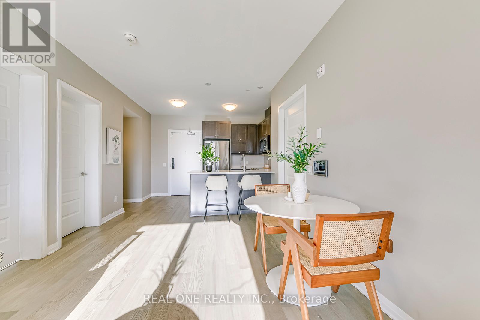 417 - 95 Dundas Street W, Oakville, Ontario  L6M 5N4 - Photo 19 - W12987436