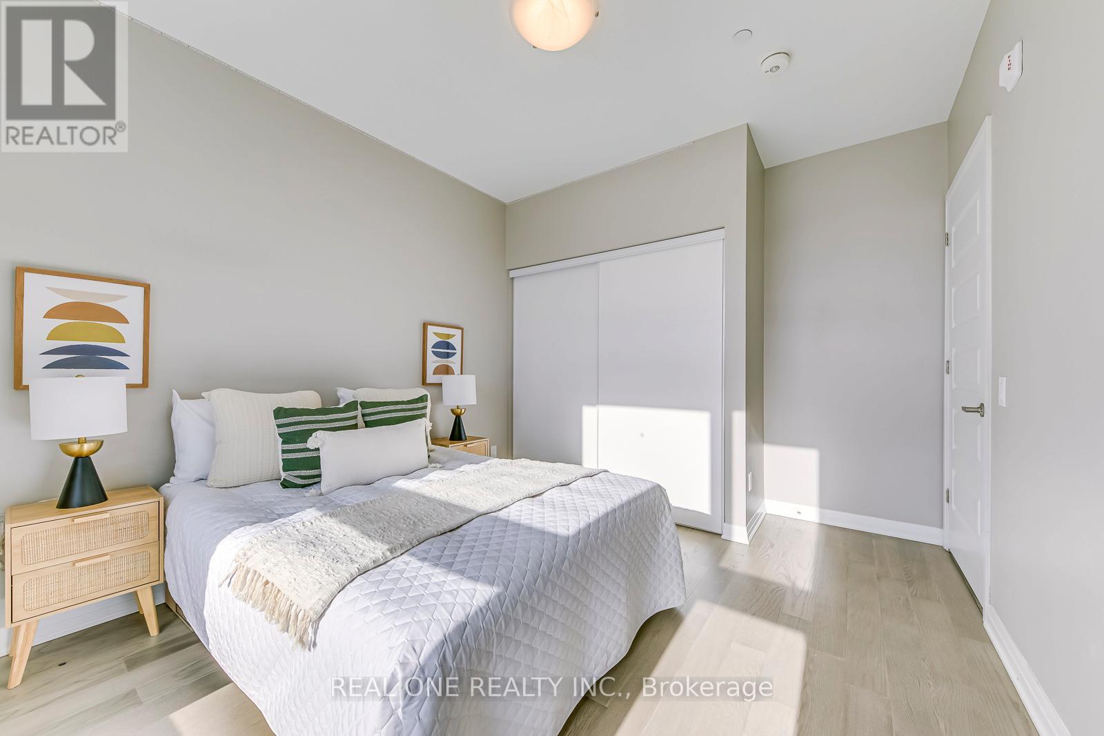 417 - 95 Dundas Street W, Oakville, Ontario  L6M 5N4 - Photo 27 - W12987436