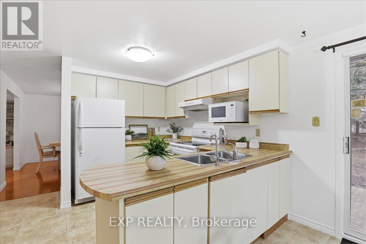 56 Rushbrook Drive, Kitchener, Ontario  N2E 3C9 - Photo 11 - X12987402