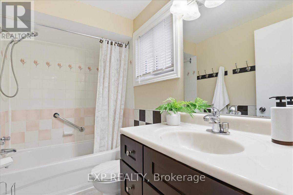 56 Rushbrook Drive, Kitchener, Ontario  N2E 3C9 - Photo 21 - X12987402