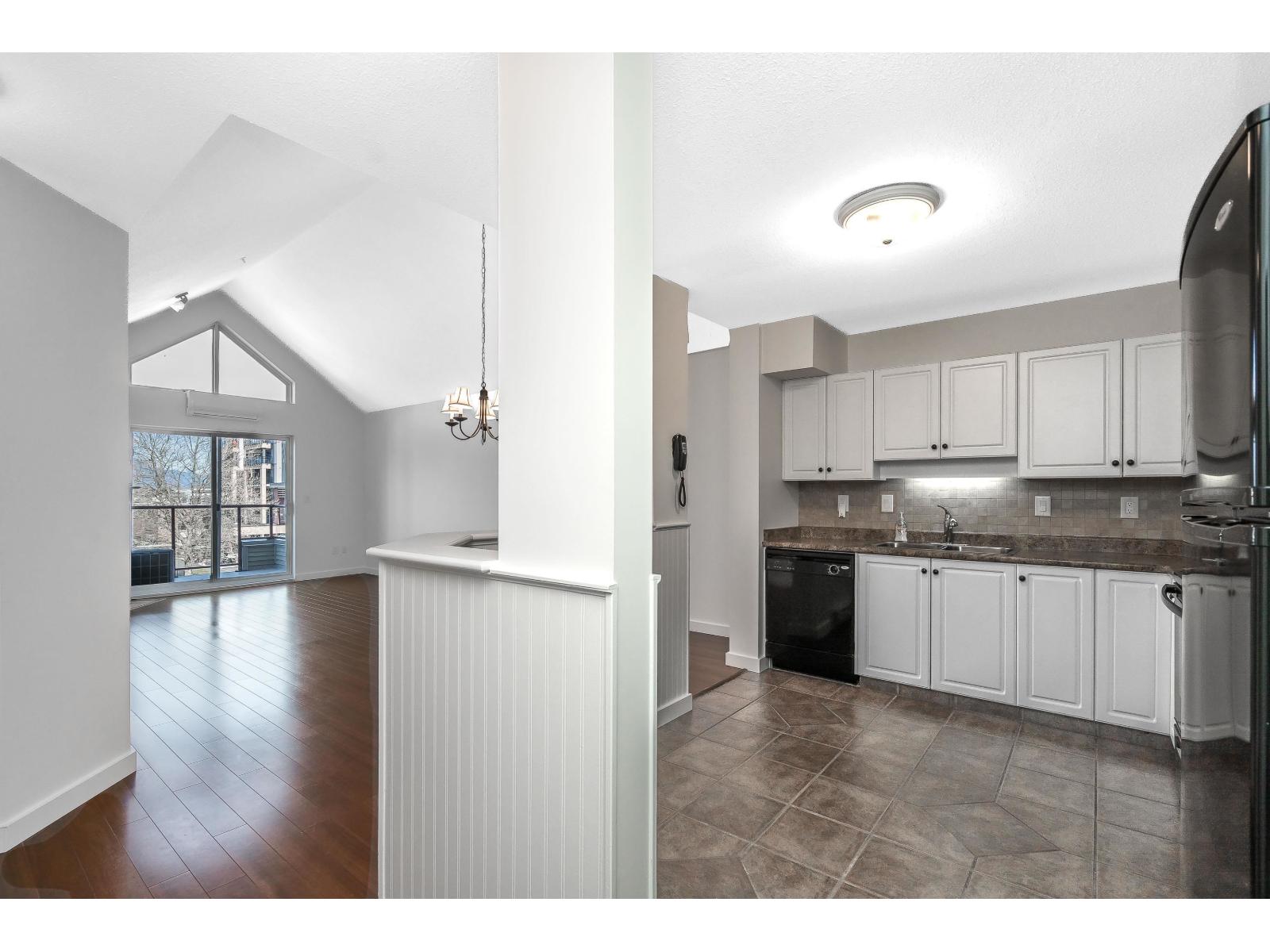 401 45520 Knight Road, Sardis West Vedder, Chilliwack, British Columbia  V2R 3Z2 - Photo 3 - R3107208