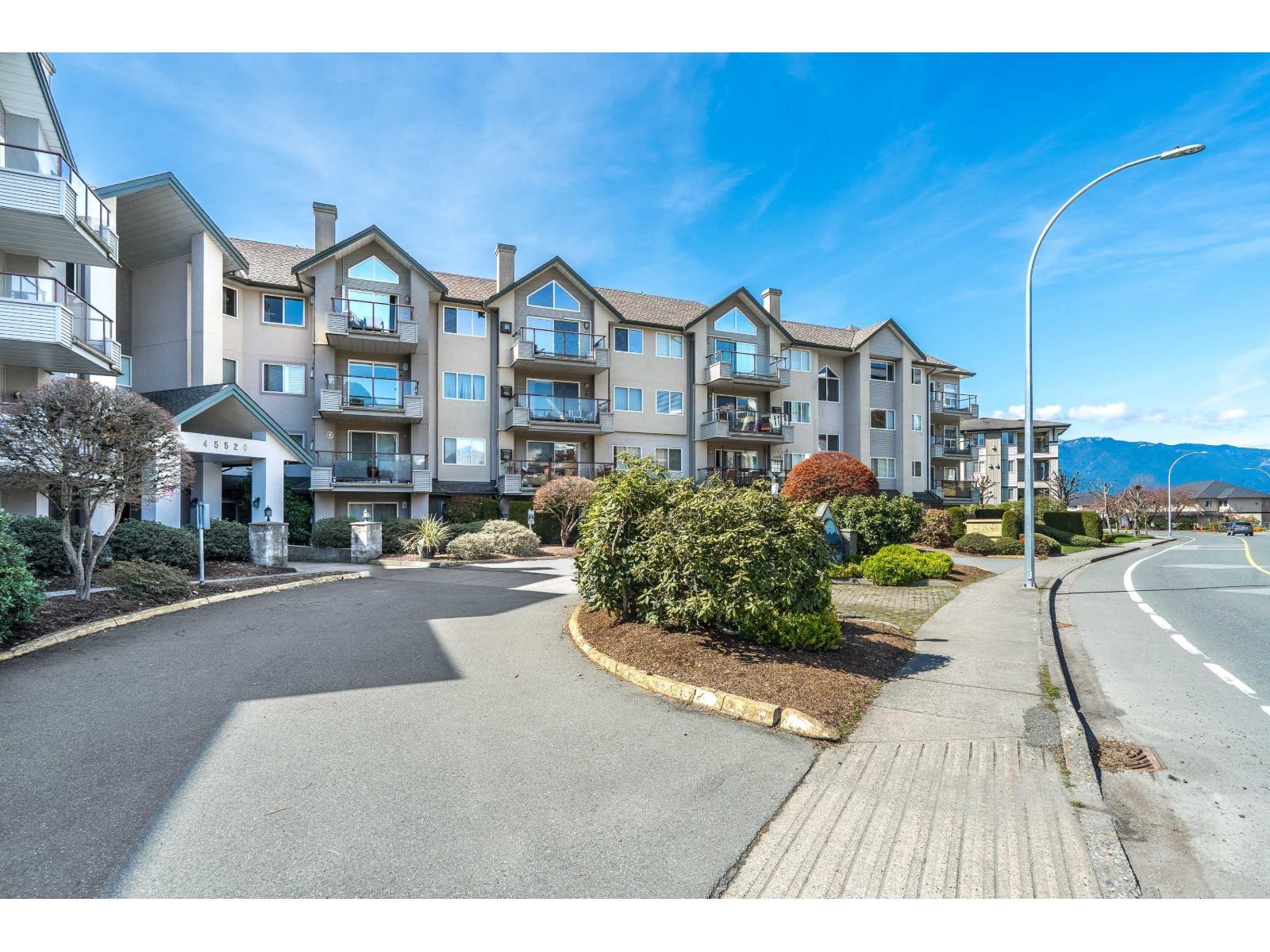 401 45520 Knight Road, Sardis West Vedder, Chilliwack, British Columbia  V2R 3Z2 - Photo 2 - R3107208