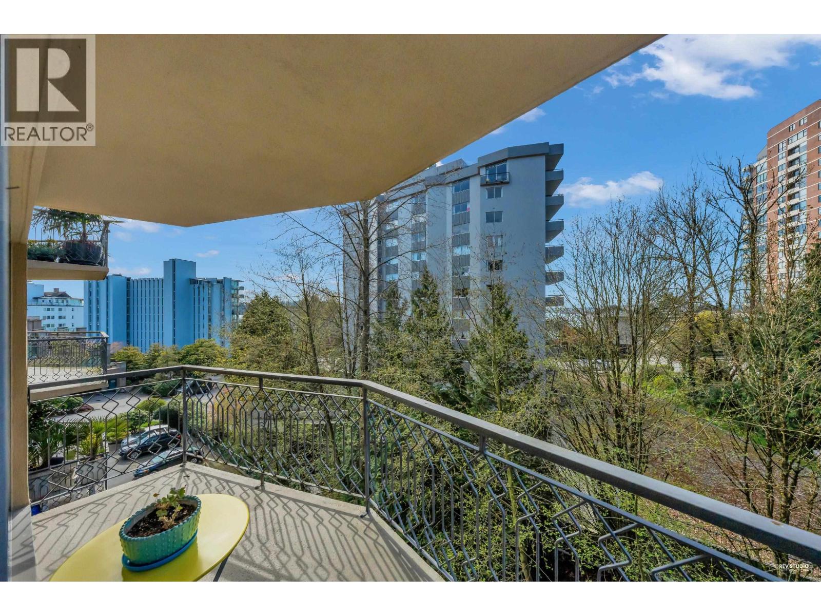 404 1930 Marine Drive, West Vancouver, British Columbia  V7V 1J8 - Photo 4 - R3109903