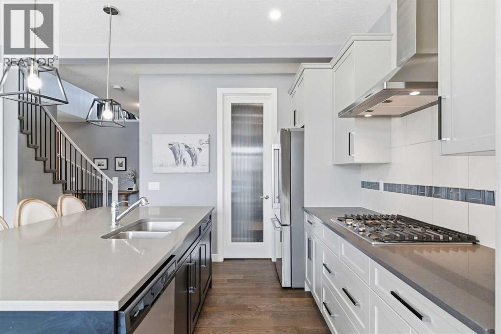 12 Ranchers Bay, Okotoks, Alberta  T1S 0P2 - Photo 10 - A2297121