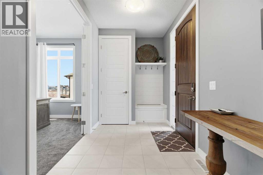 12 Ranchers Bay, Okotoks, Alberta  T1S 0P2 - Photo 4 - A2297121