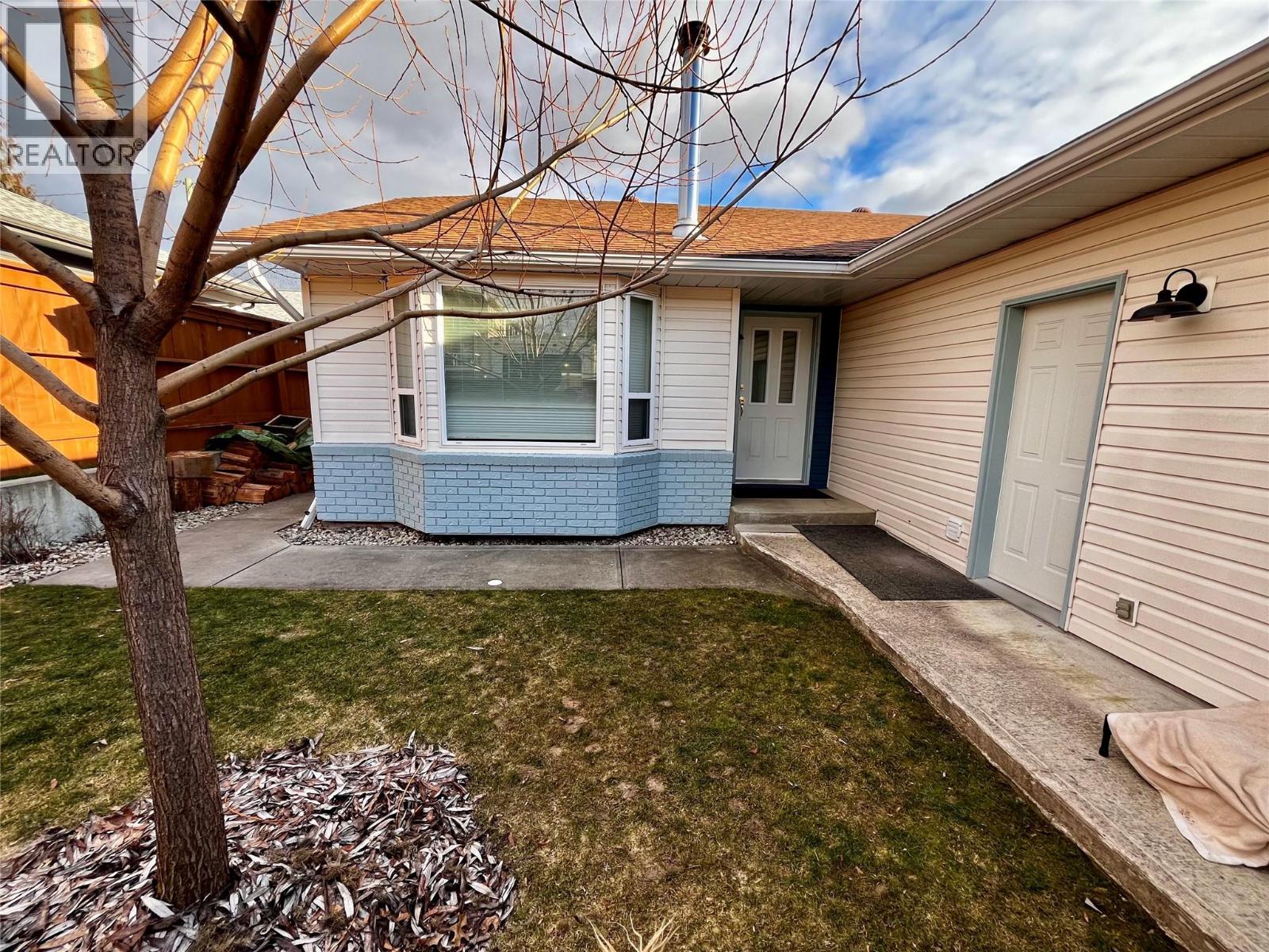 203 7th Avenue, Nakusp, British Columbia  V0G 1R0 - Photo 11 - 10373908