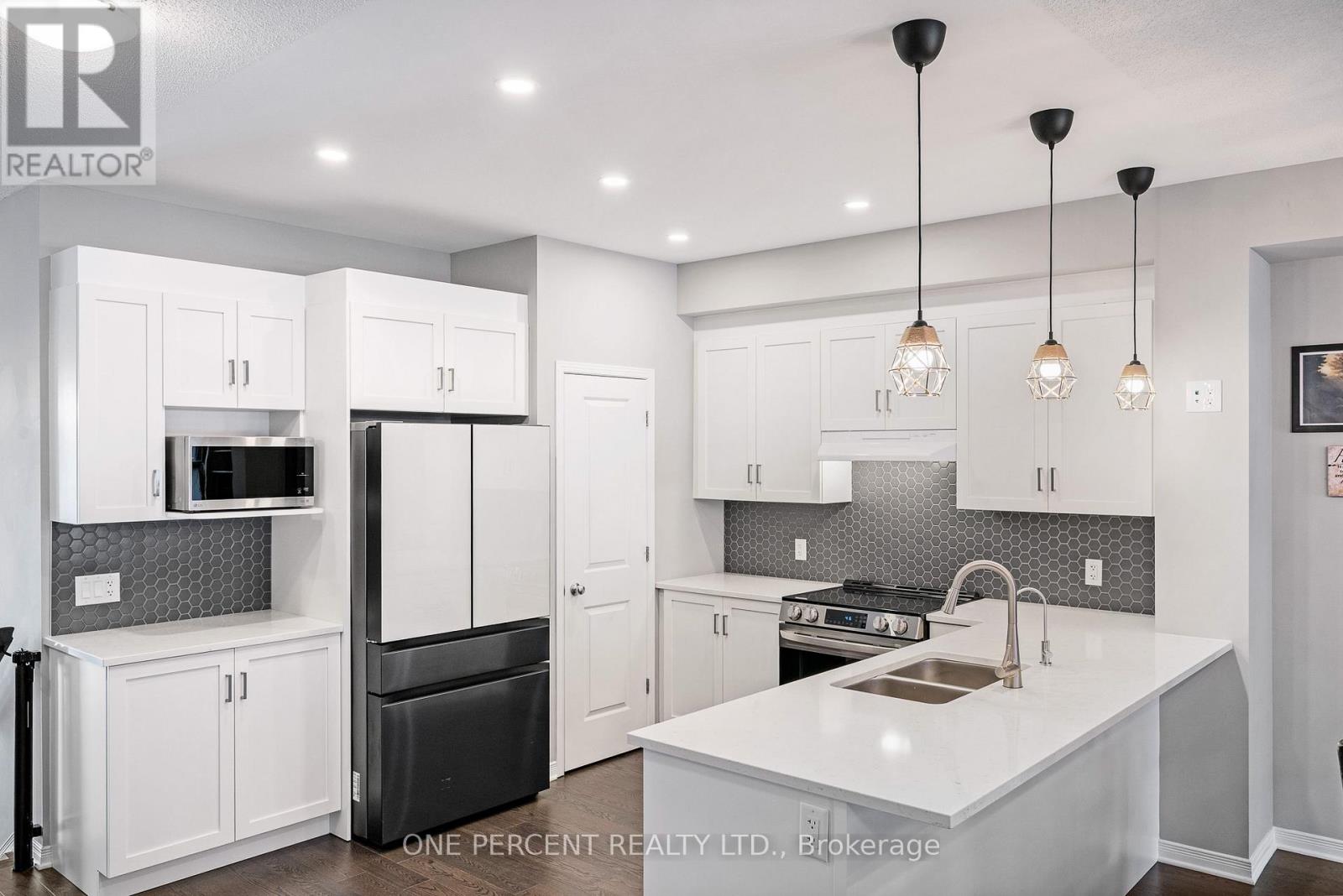 910 Paseana Place, Ottawa, Ontario  K2V 0P4 - Photo 7 - X12987462