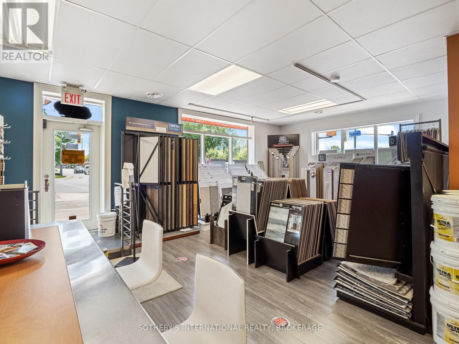 117 Lakeport Road, St. Catharines, Ontario  L2N 4R2 - Photo 2 - X12987448