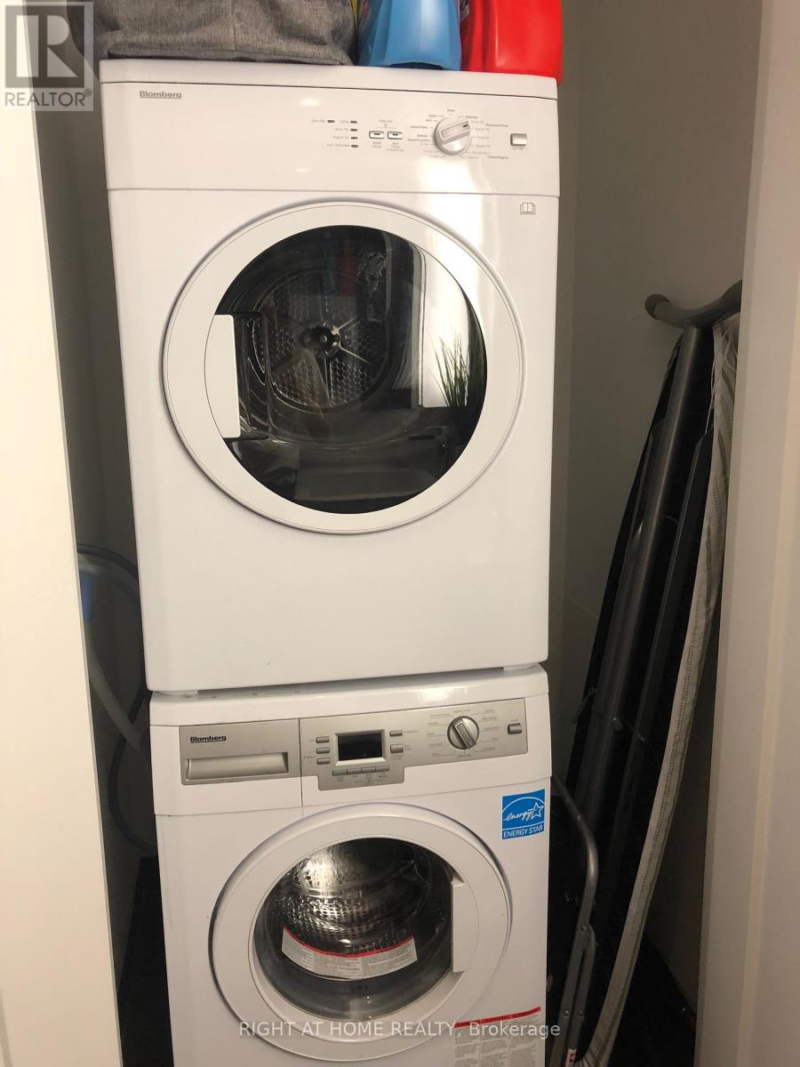 1006 - 88 Scott Street, Toronto, Ontario  M5E 0A9 - Photo 4 - C12987450