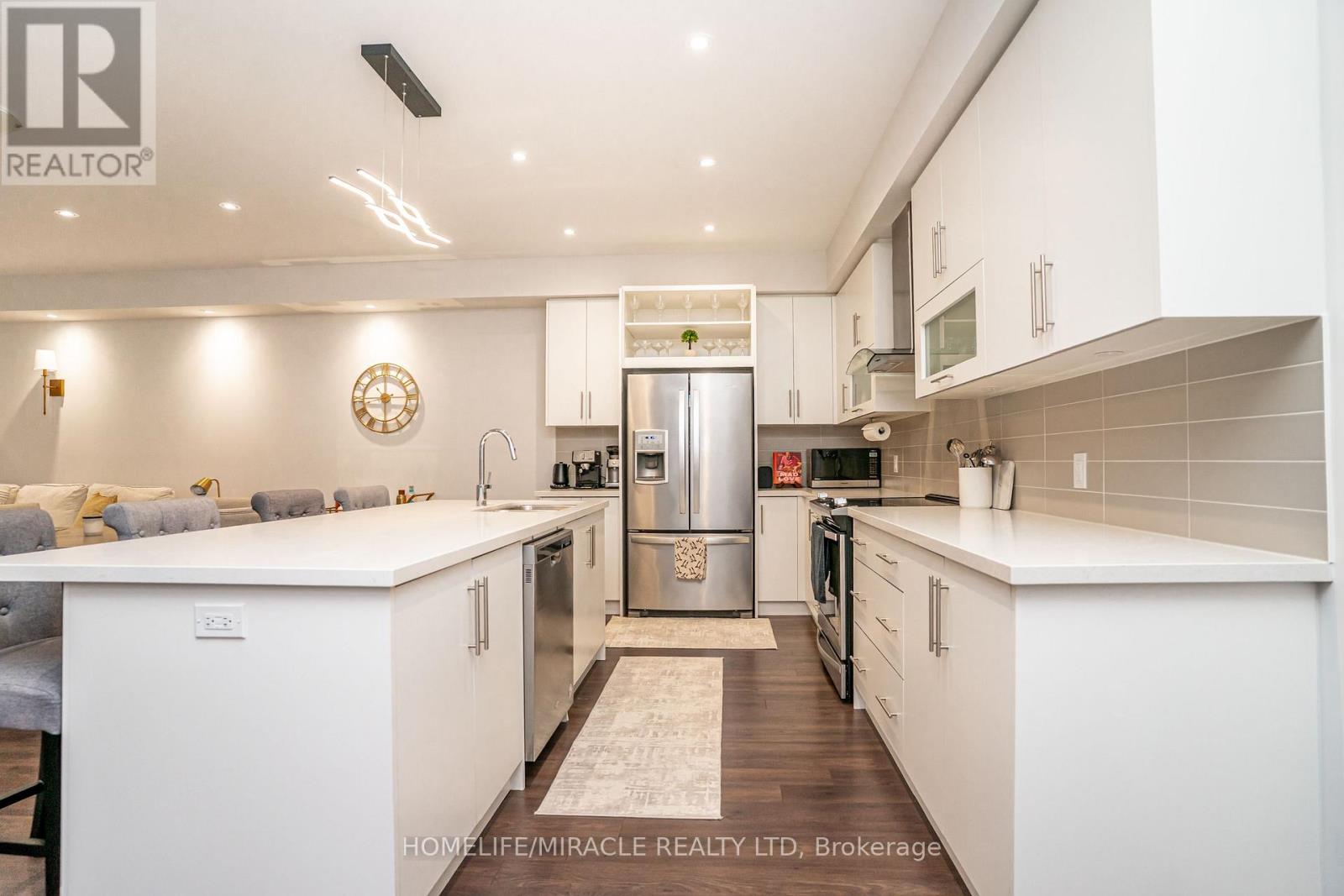 136 - 58 Donald Fleming Way, Whitby, Ontario  L1R 0N8 - Photo 10 - E12987474