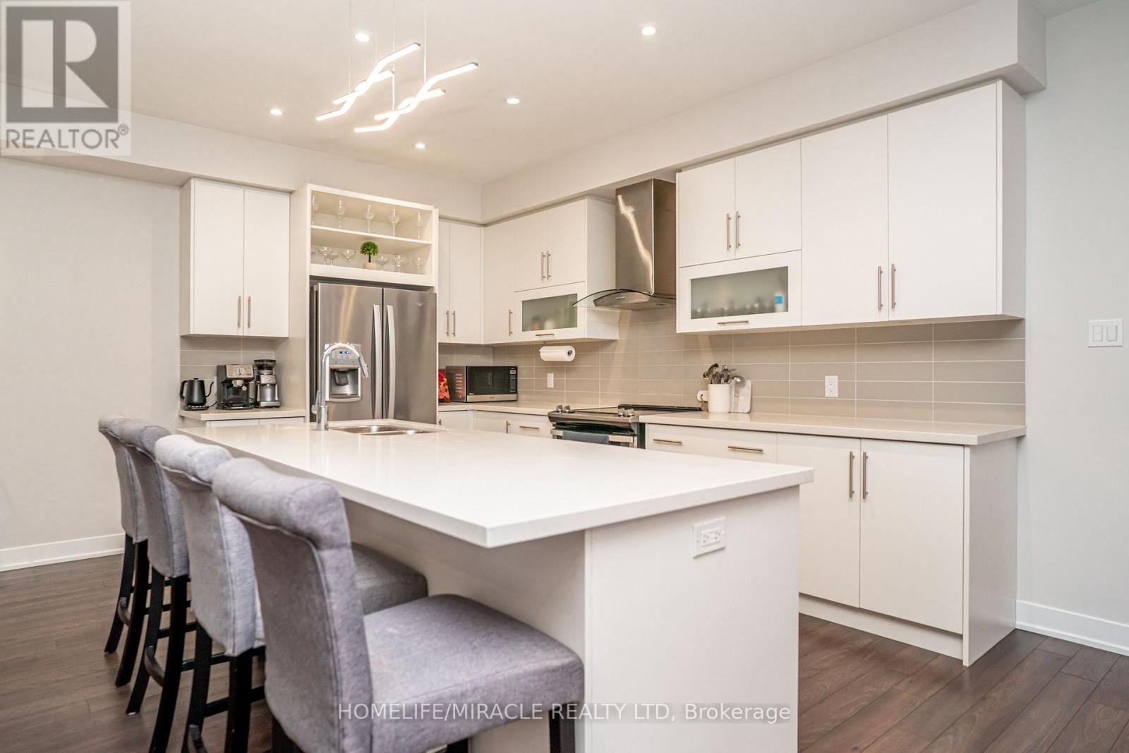 136 - 58 Donald Fleming Way, Whitby, Ontario  L1R 0N8 - Photo 12 - E12987474