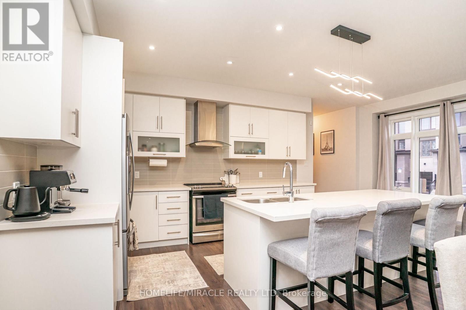 136 - 58 Donald Fleming Way, Whitby, Ontario  L1R 0N8 - Photo 13 - E12987474