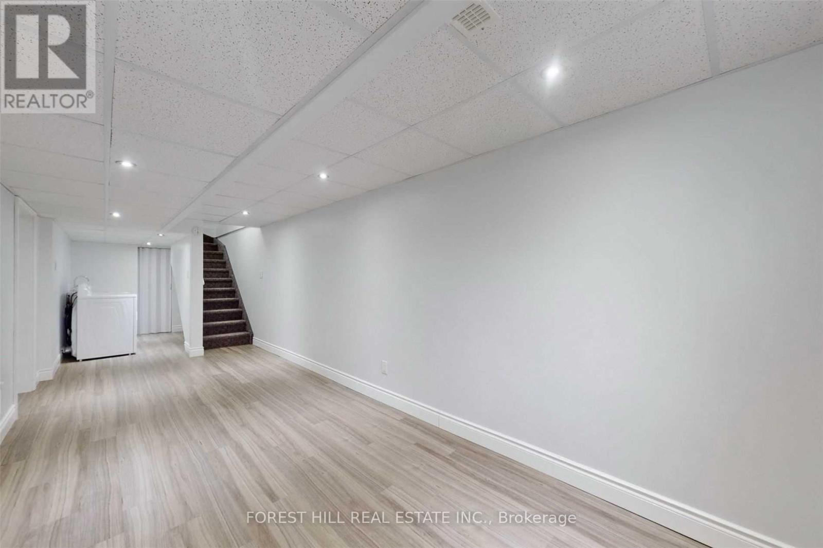 213 Hickling Trail, Barrie, Ontario  L4M 5W6 - Photo 23 - S12824508