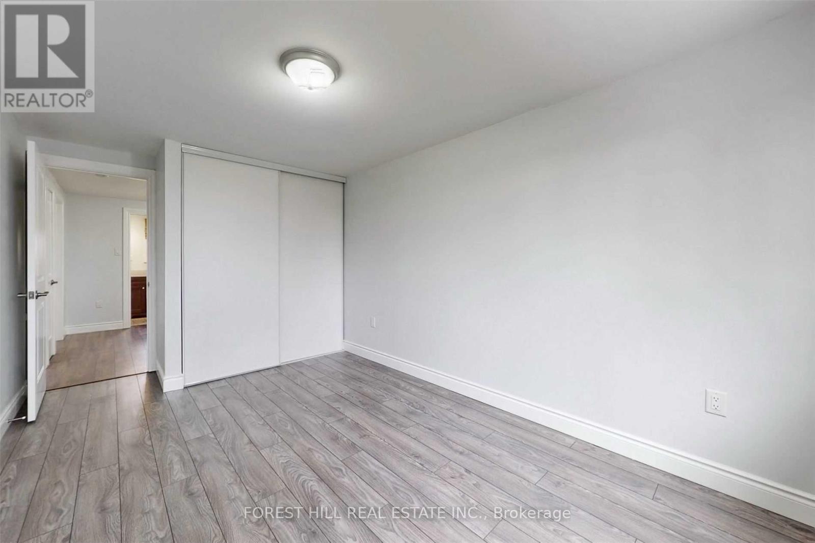 213 Hickling Trail, Barrie, Ontario  L4M 5W6 - Photo 17 - S12824508