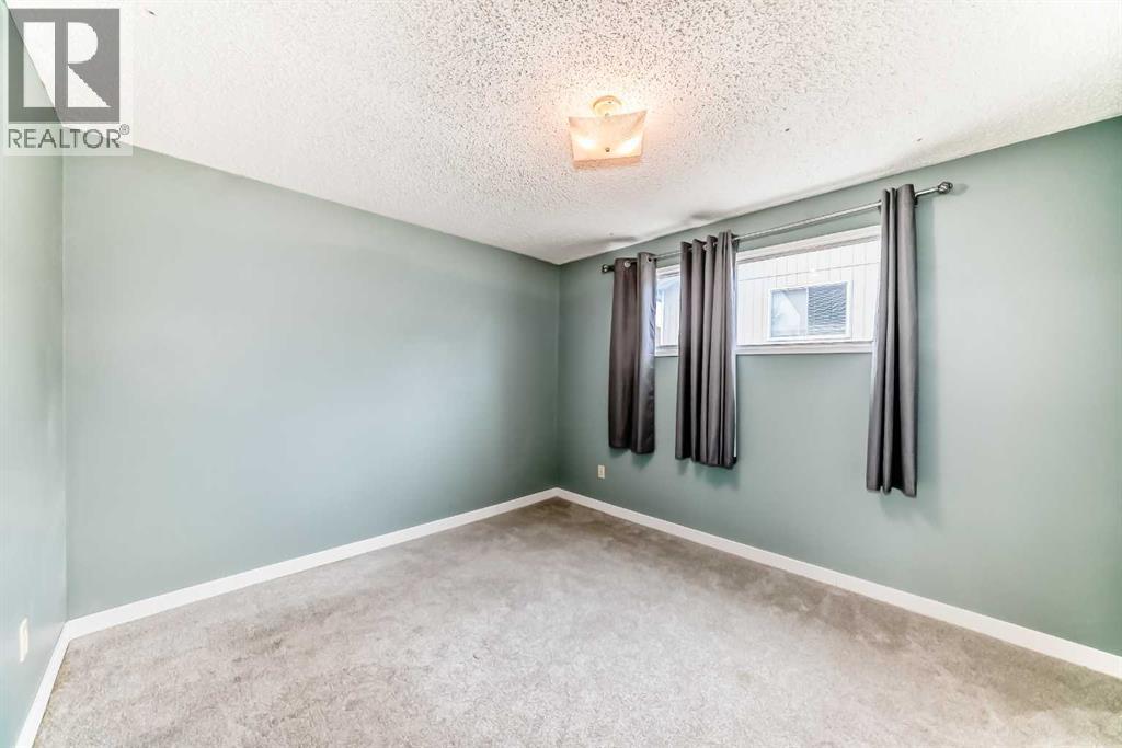 52a Queen Alexandra Close Se, Calgary, Alberta  T2J 3P8 - Photo 26 - A2286786