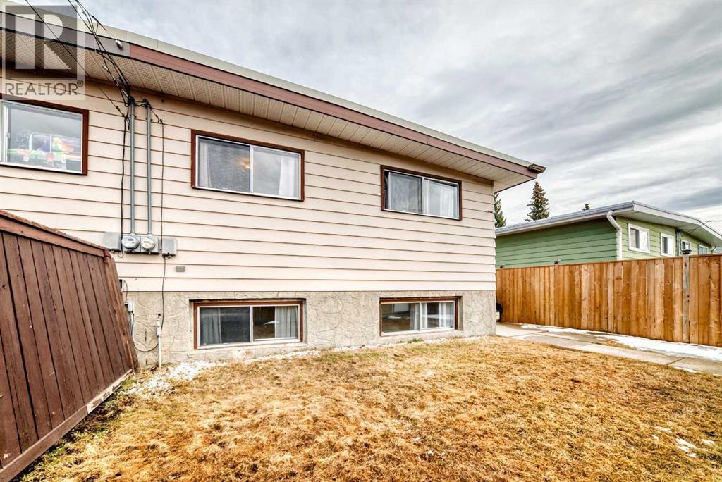 52a Queen Alexandra Close Se, Calgary, Alberta  T2J 3P8 - Photo 38 - A2286786