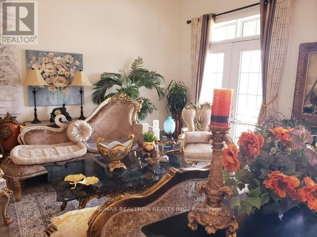 78 Ben Sinclair Avenue, East Gwillimbury, Ontario  L0G 1R0 - Photo 12 - N12987496