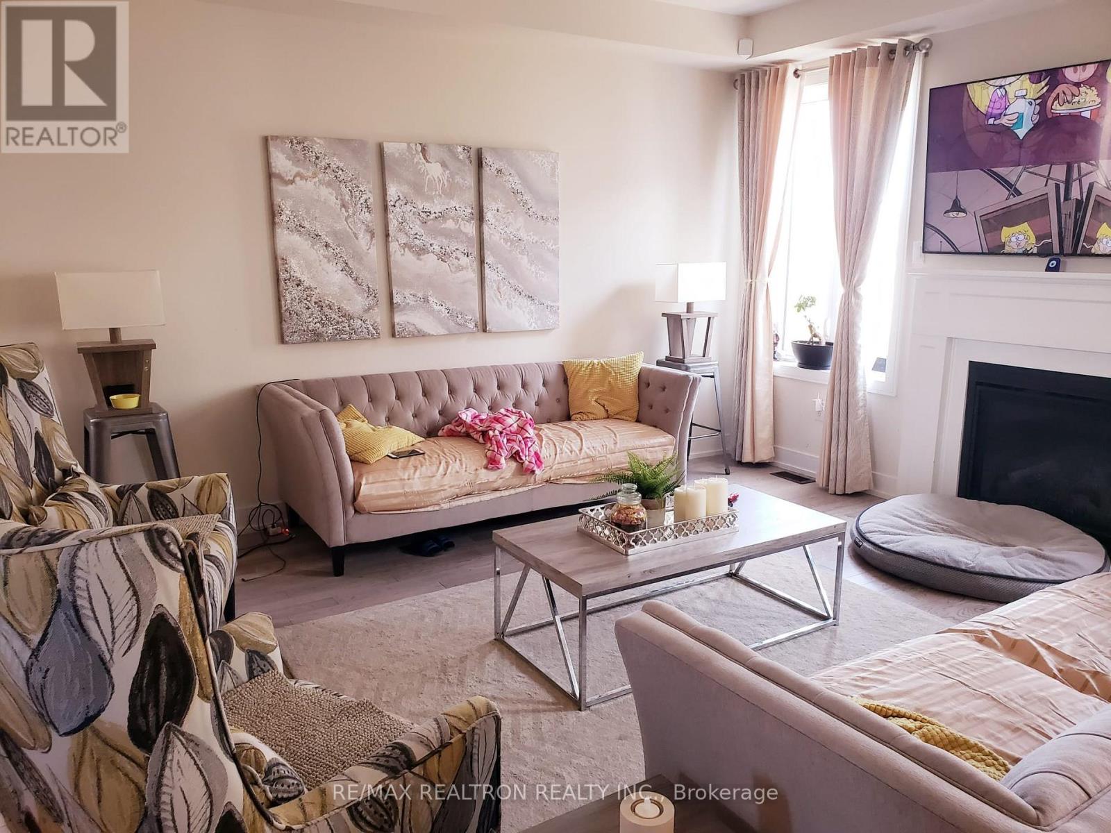 78 Ben Sinclair Avenue, East Gwillimbury, Ontario  L0G 1R0 - Photo 9 - N12987496