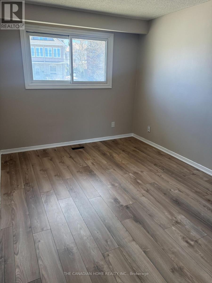 108 Mulcaster Street, Barrie, Ontario  L4M 3M6 - Photo 6 - S12987480