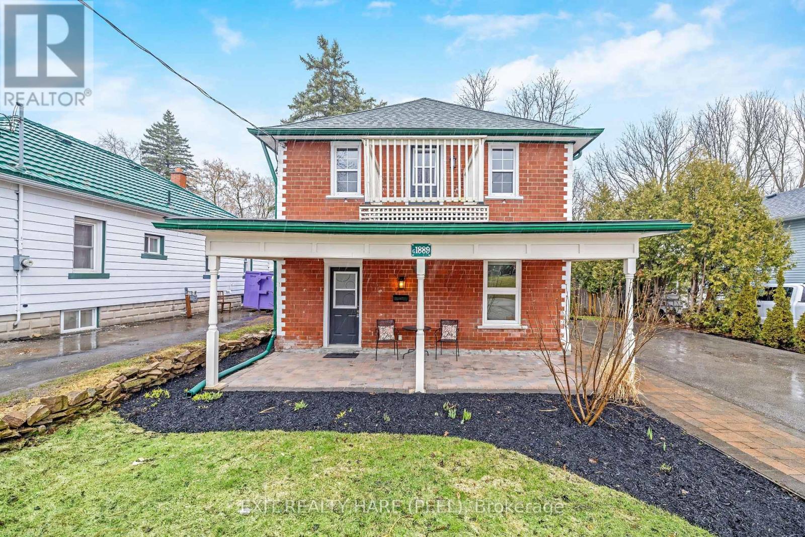 31 Brock St Hill, Halton Hills, Ontario  L7J 1N3 - Photo 2 - W12987458