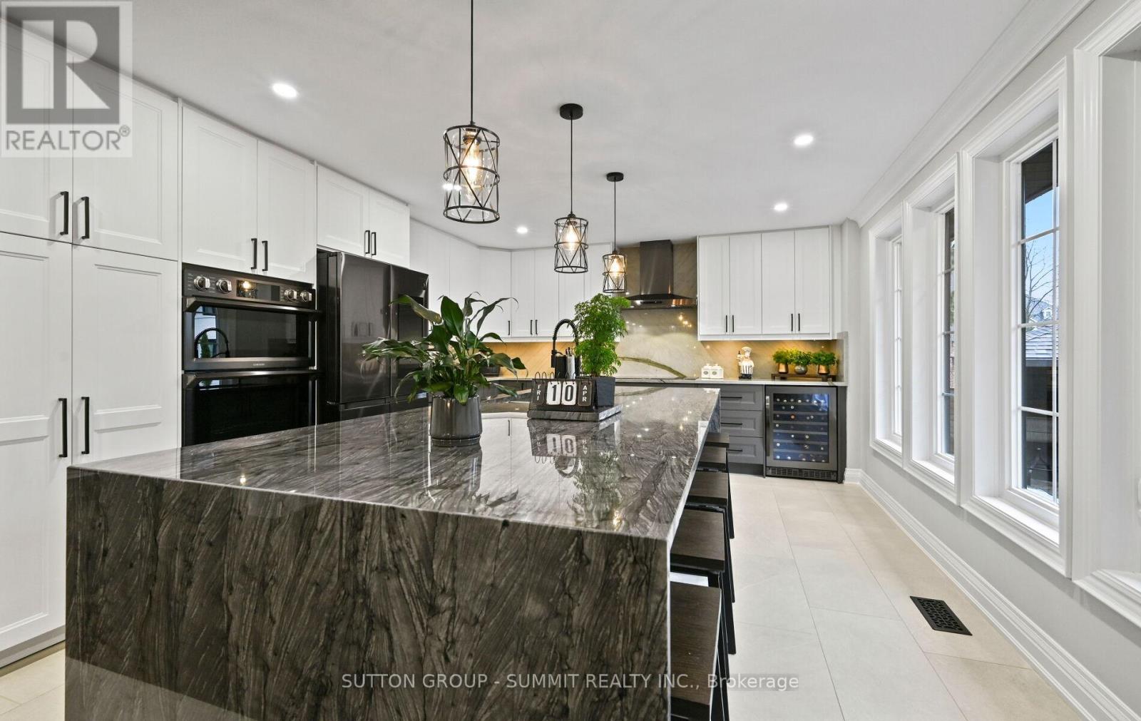 1095 Geran Crescent, Mississauga, Ontario  L5H 4A9 - Photo 11 - W12987482