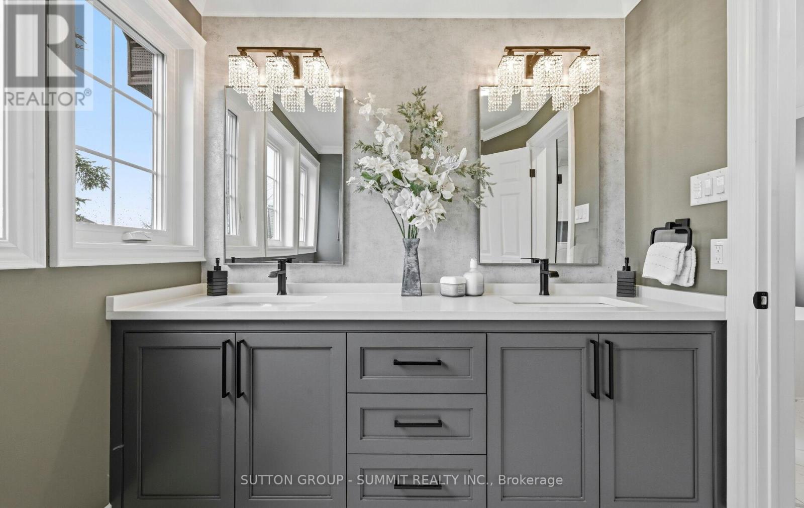 1095 Geran Crescent, Mississauga, Ontario  L5H 4A9 - Photo 25 - W12987482