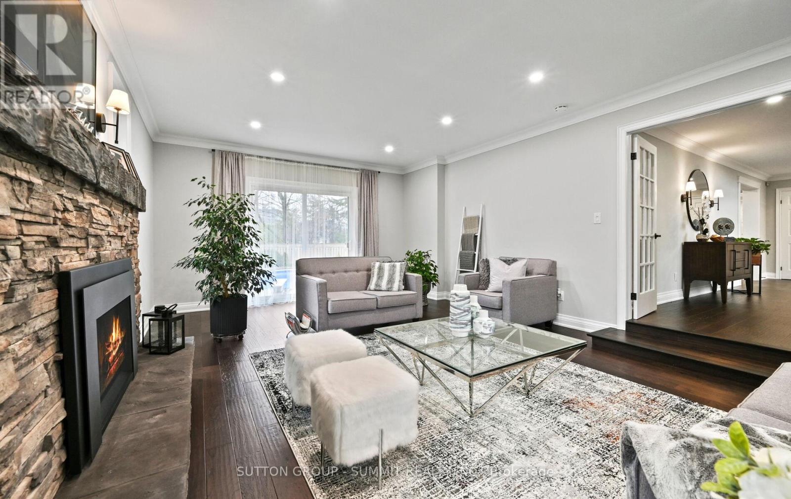 1095 Geran Crescent, Mississauga, Ontario  L5H 4A9 - Photo 7 - W12987482