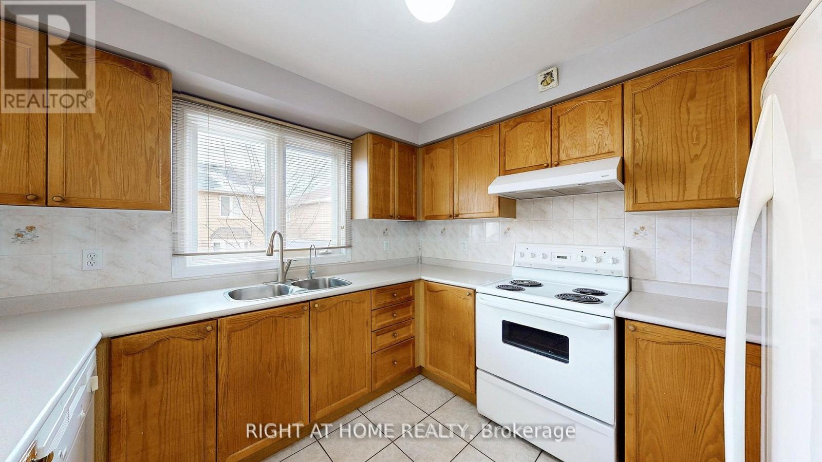 Upper - 119 Letty Avenue, Brampton, Ontario  L6Y 5E1 - Photo 7 - W12987494