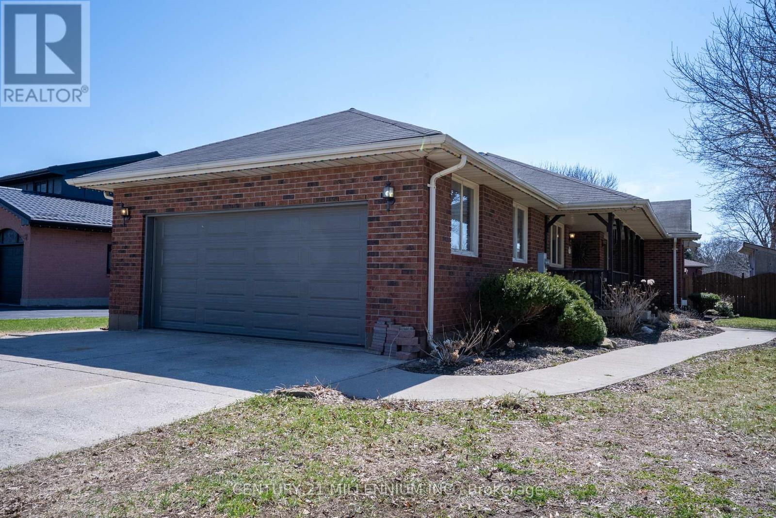 17 ROSS STREET, Norfolk, Ontario