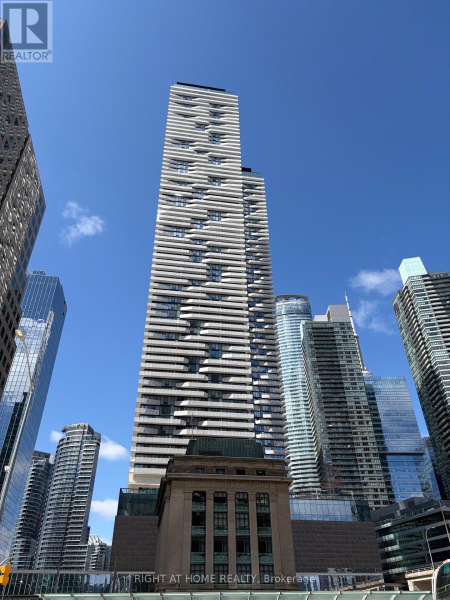 5605 - 88 HARBOUR STREET, Toronto, Ontario