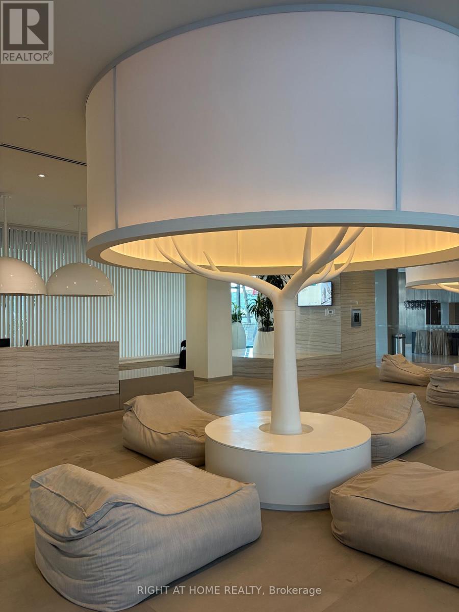 5605 - 88 Harbour Street, Toronto, Ontario M5J 0C3 - Photo 18 - C12986086