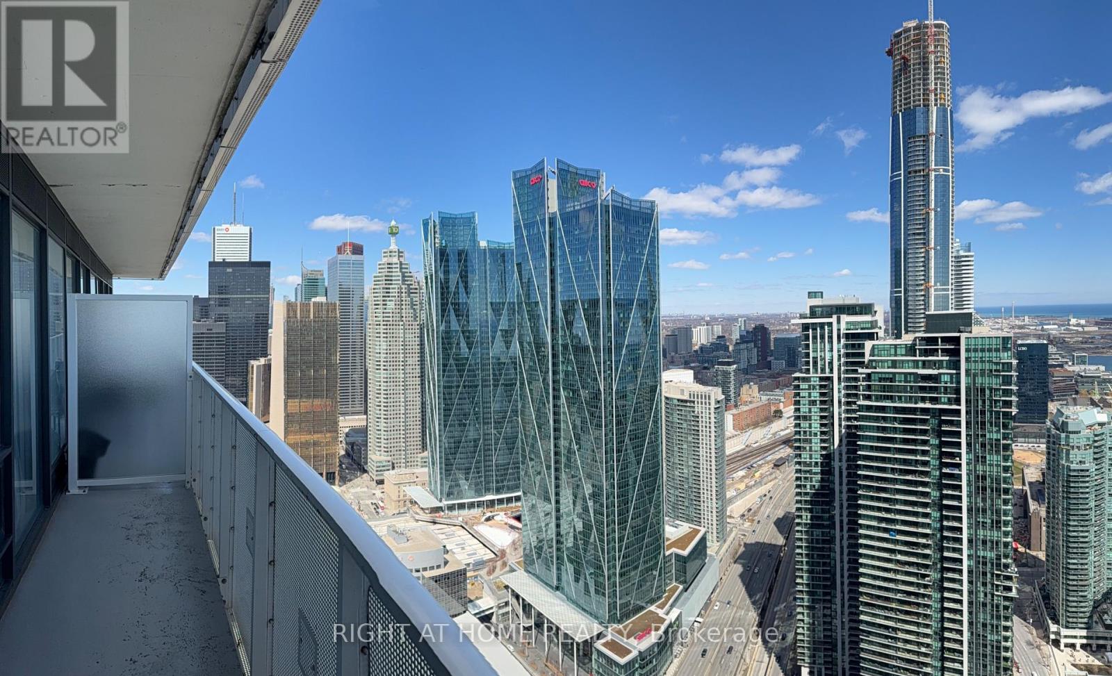 5605 - 88 Harbour Street, Toronto, Ontario M5J 0C3 - Photo 15 - C12986086