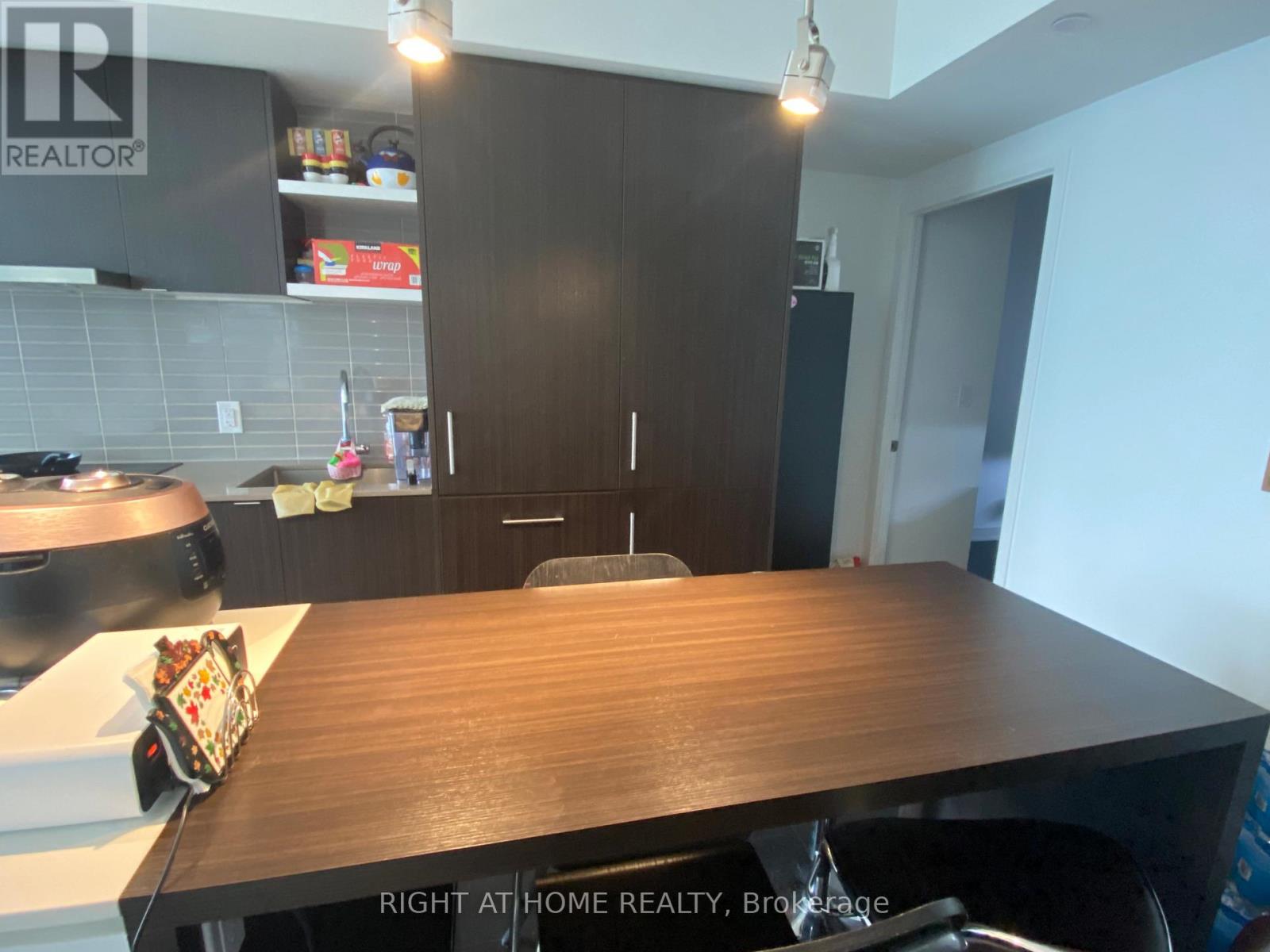 5605 - 88 Harbour Street, Toronto, Ontario M5J 0C3 - Photo 9 - C12986086