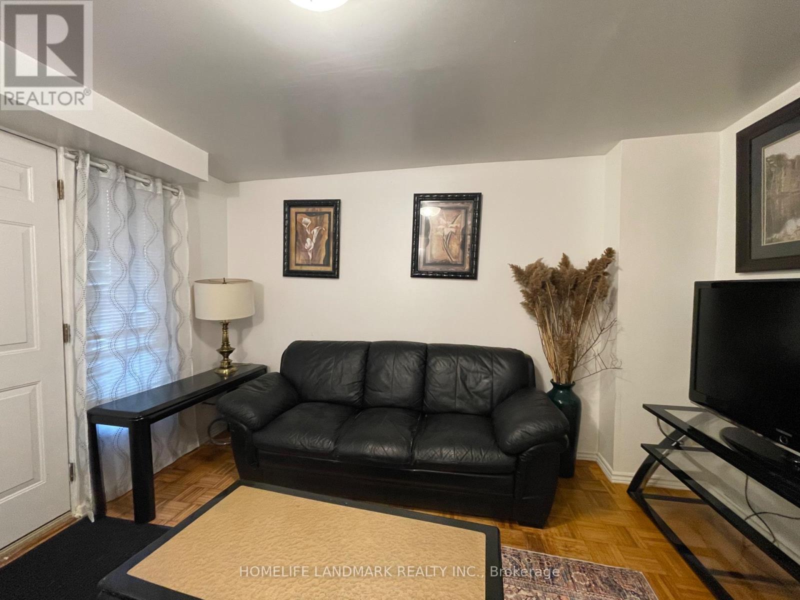 BSMT - 4 BLUE EAGLE TRAIL, Toronto, Ontario