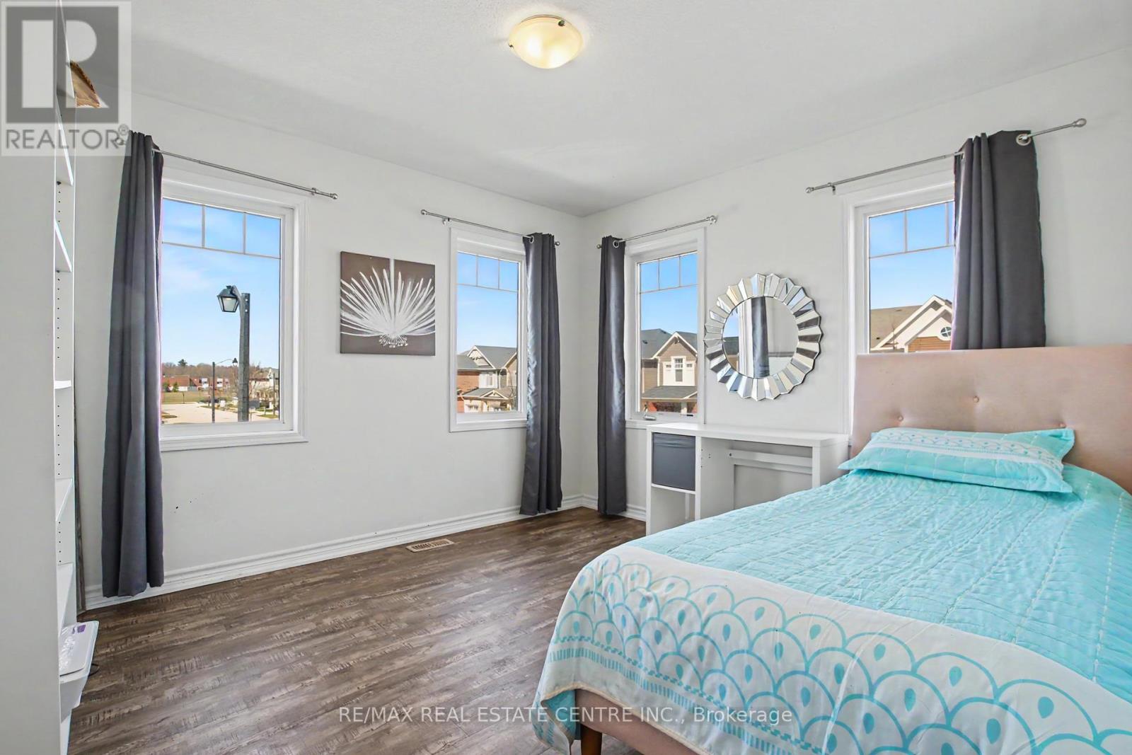 60 Postmaster Drive, Kitchener, Ontario  N2R 0J2 - Photo 22 - X12986498