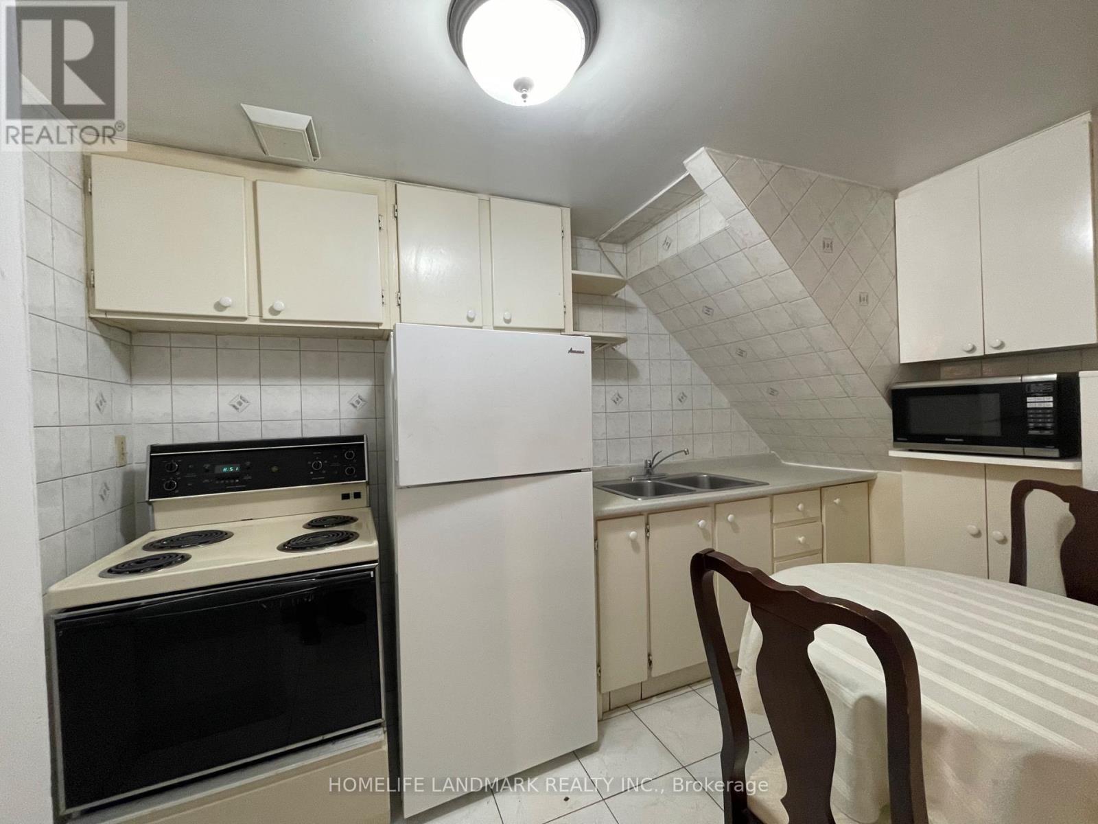 Bsmt - 4 Blue Eagle Trail, Toronto, Ontario  M1V 1V9 - Photo 9 - E12745618