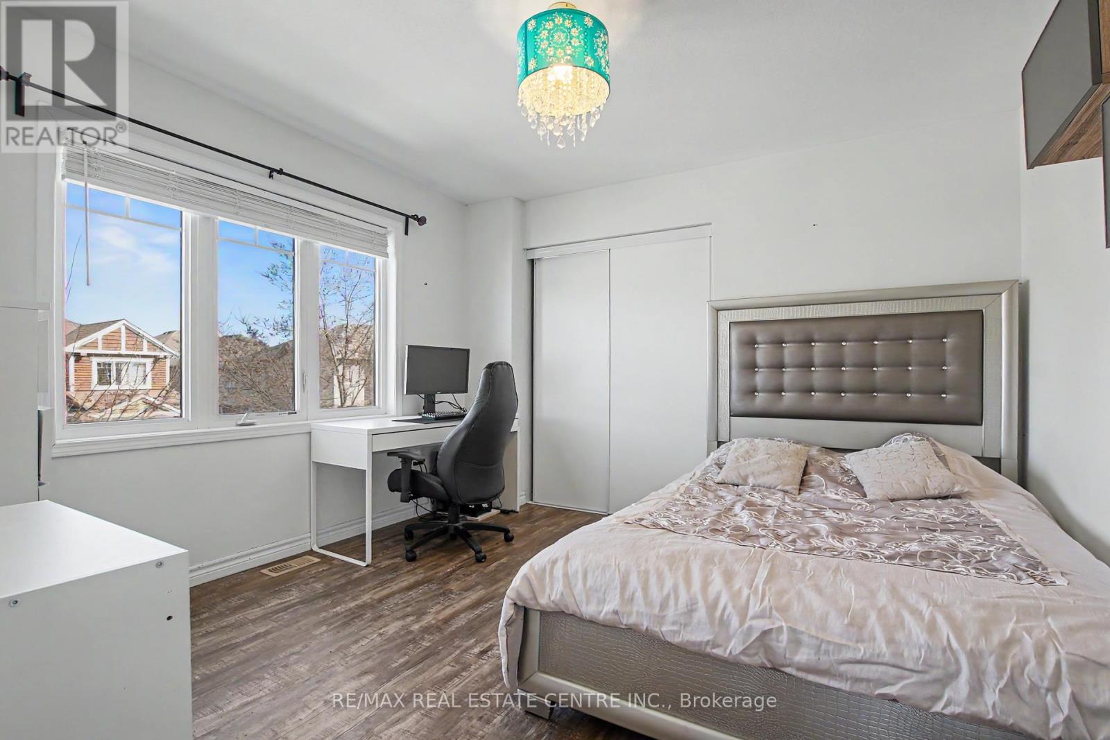 60 Postmaster Drive, Kitchener, Ontario  N2R 0J2 - Photo 20 - X12986498