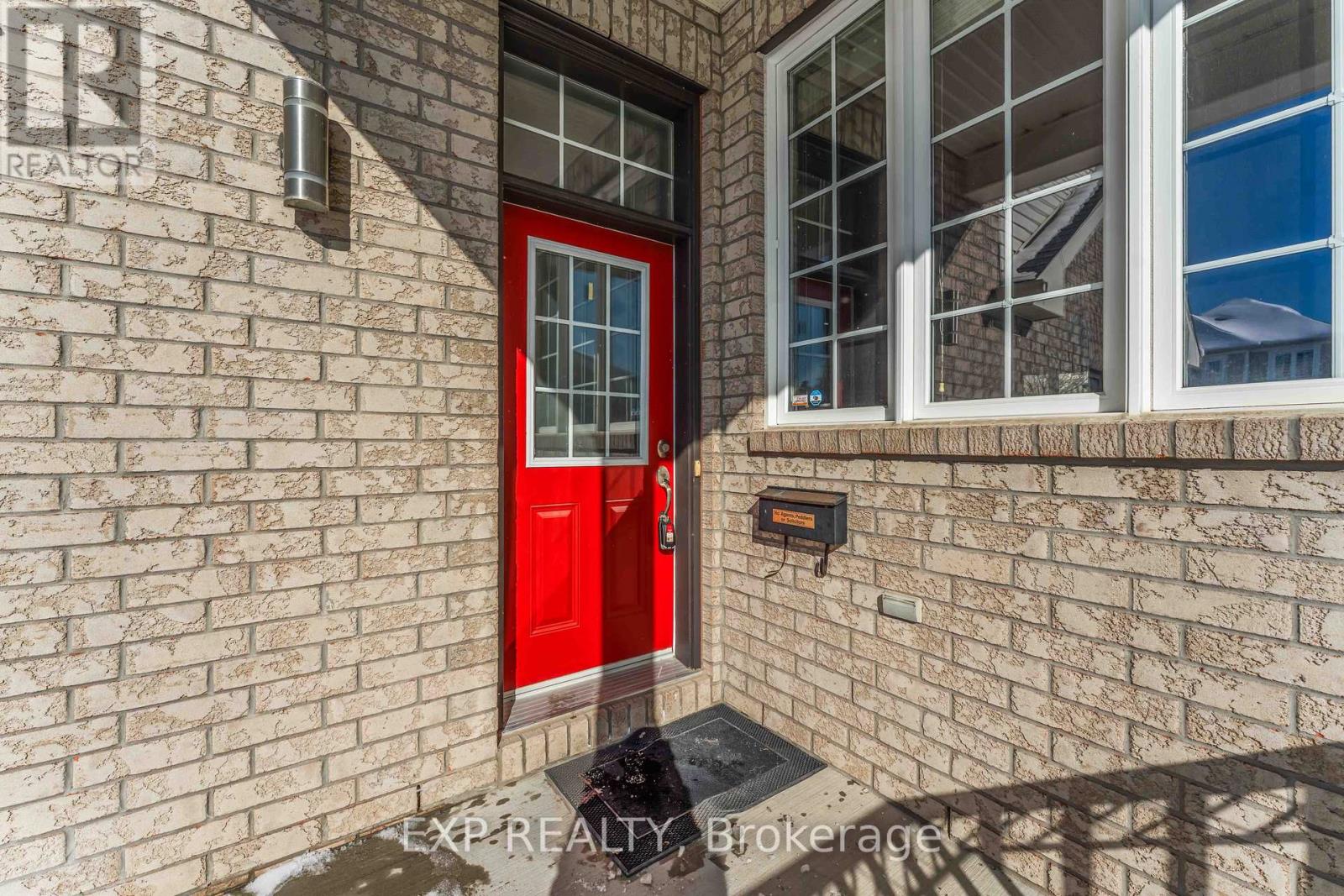 413 Tillsonburg Street, Ottawa, Ontario  K2T 0C3 - Photo 2 - X12762650