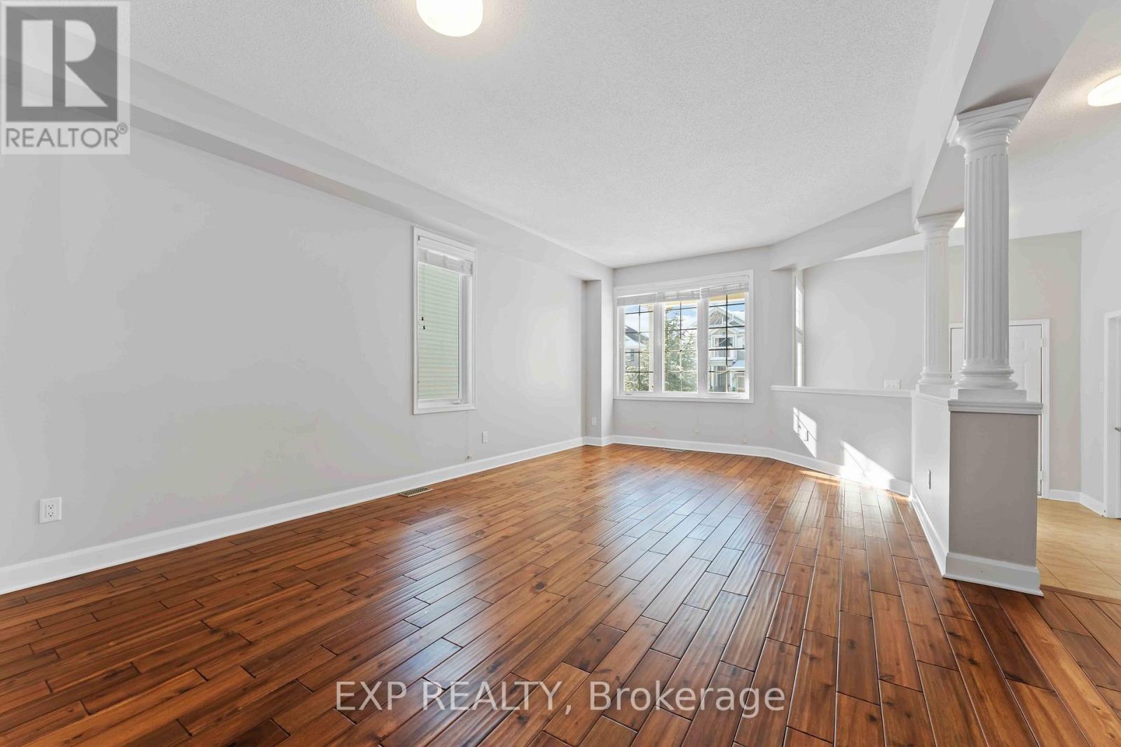 413 Tillsonburg Street, Ottawa, Ontario  K2T 0C3 - Photo 4 - X12762650