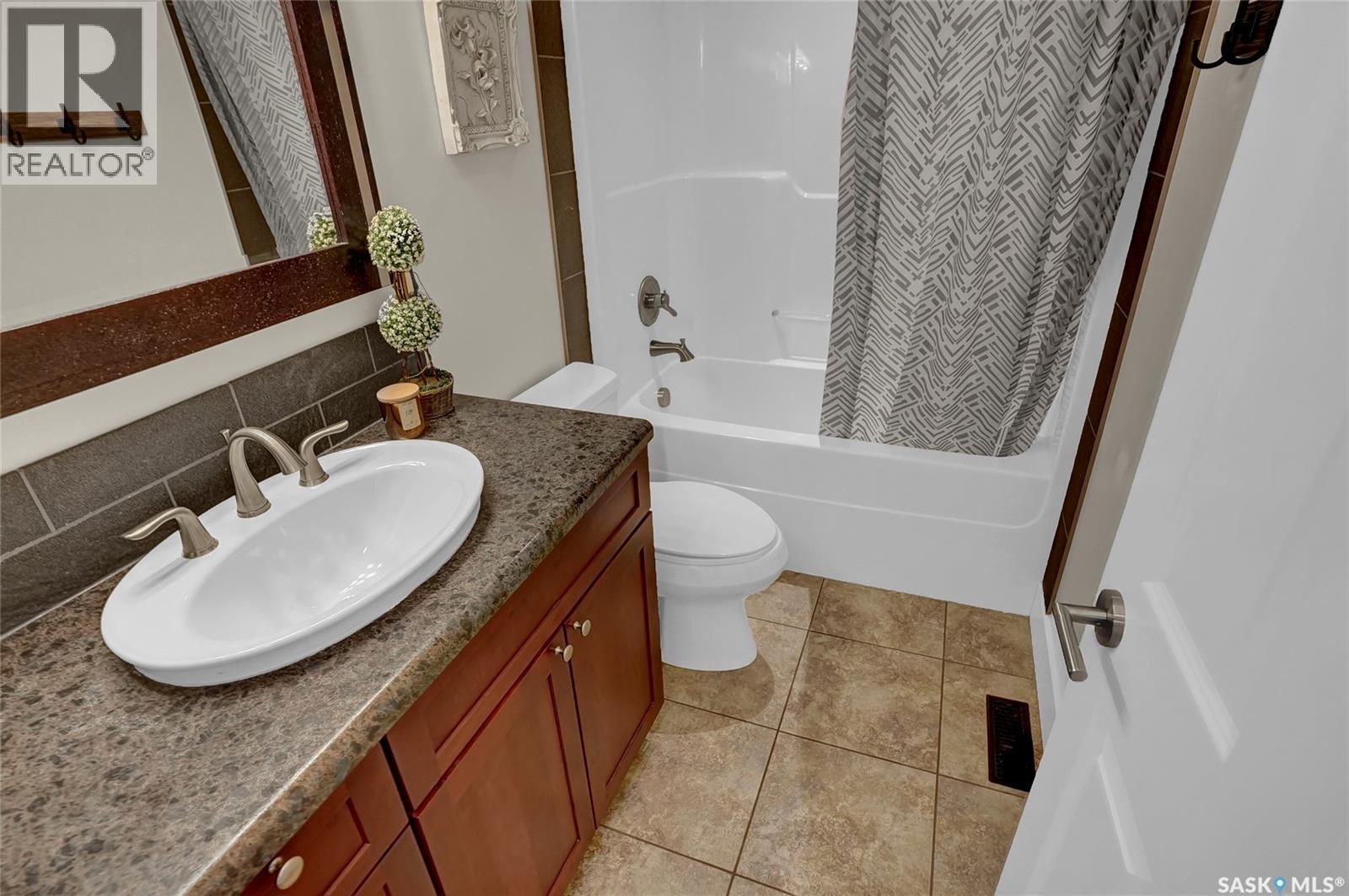 262 Blue Sage Drive, Moose Jaw, Saskatchewan  S6J 1N5 - Photo 34 - SK032434